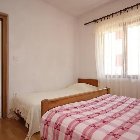 8121a Apartment *