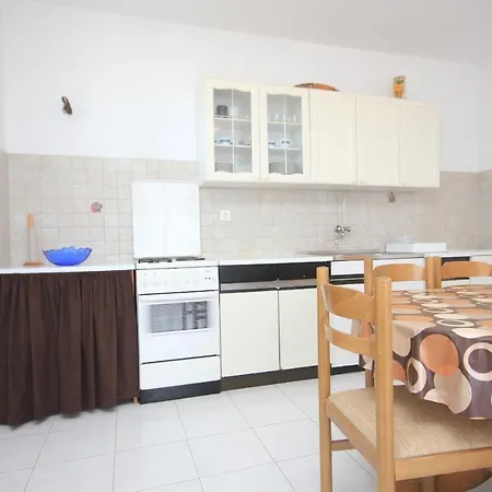 8121a Apartman *